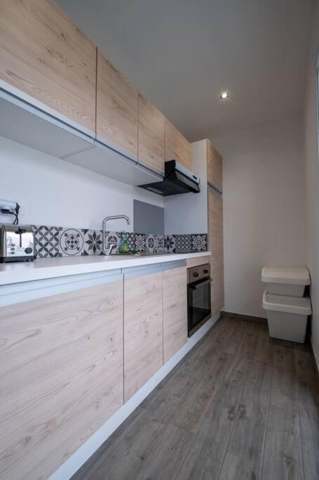Appartamento Le Trianon - Parking Prive Reims Esterno foto